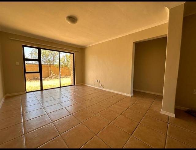 2 BEDROOM PROPERTY TO RENT IN FAIRVIEW GOLF ESTATE